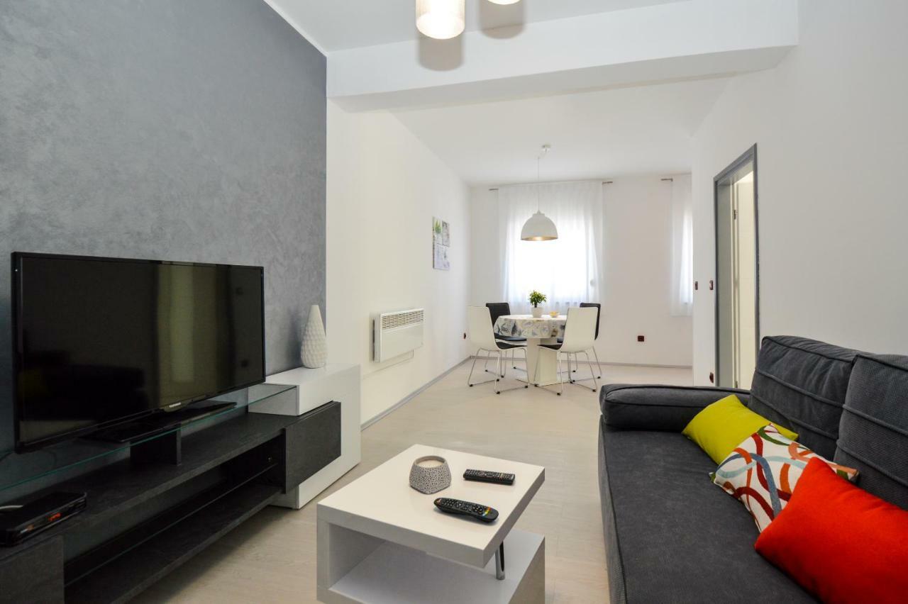 Sia House Apartment พูลา ภายนอก รูปภาพ